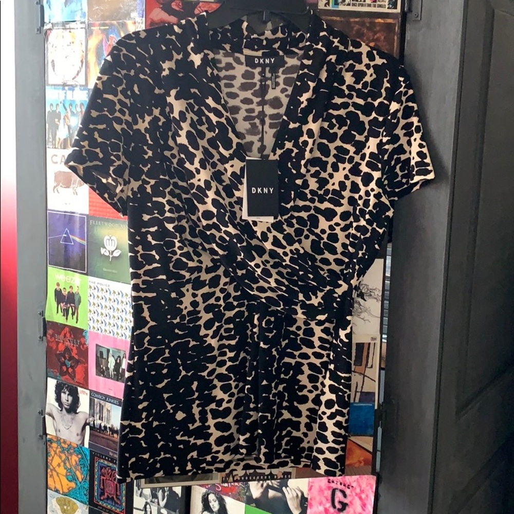 DKNY top